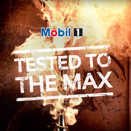 Testy na Maxa – Max Verstappen, kierowca Formuły 1 pokazuje ekstremalne warunki pracy oleju Mobil 1 podczas wyścigu