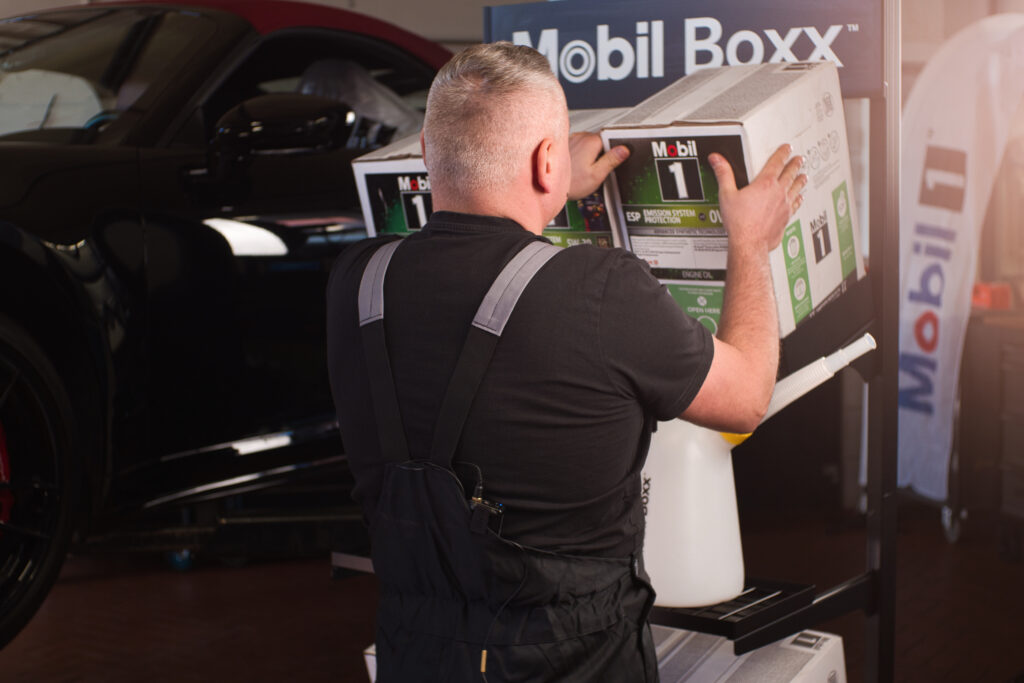 Stojak Mobil Boxx w Bosch Car Service Wysocki